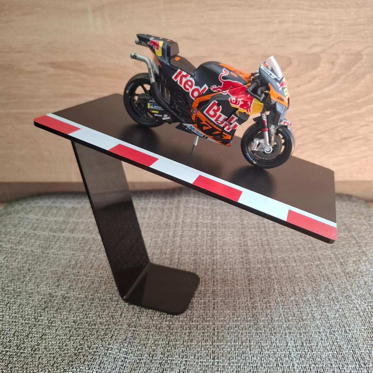 Moto GP model na stalku (1:43) - Brad Bidner #33
