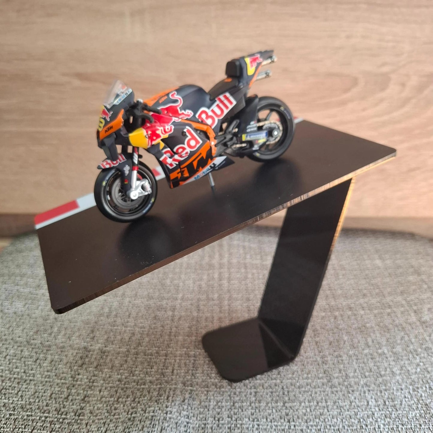 Moto GP model na stalku (1:43) - Brad Bidner #33