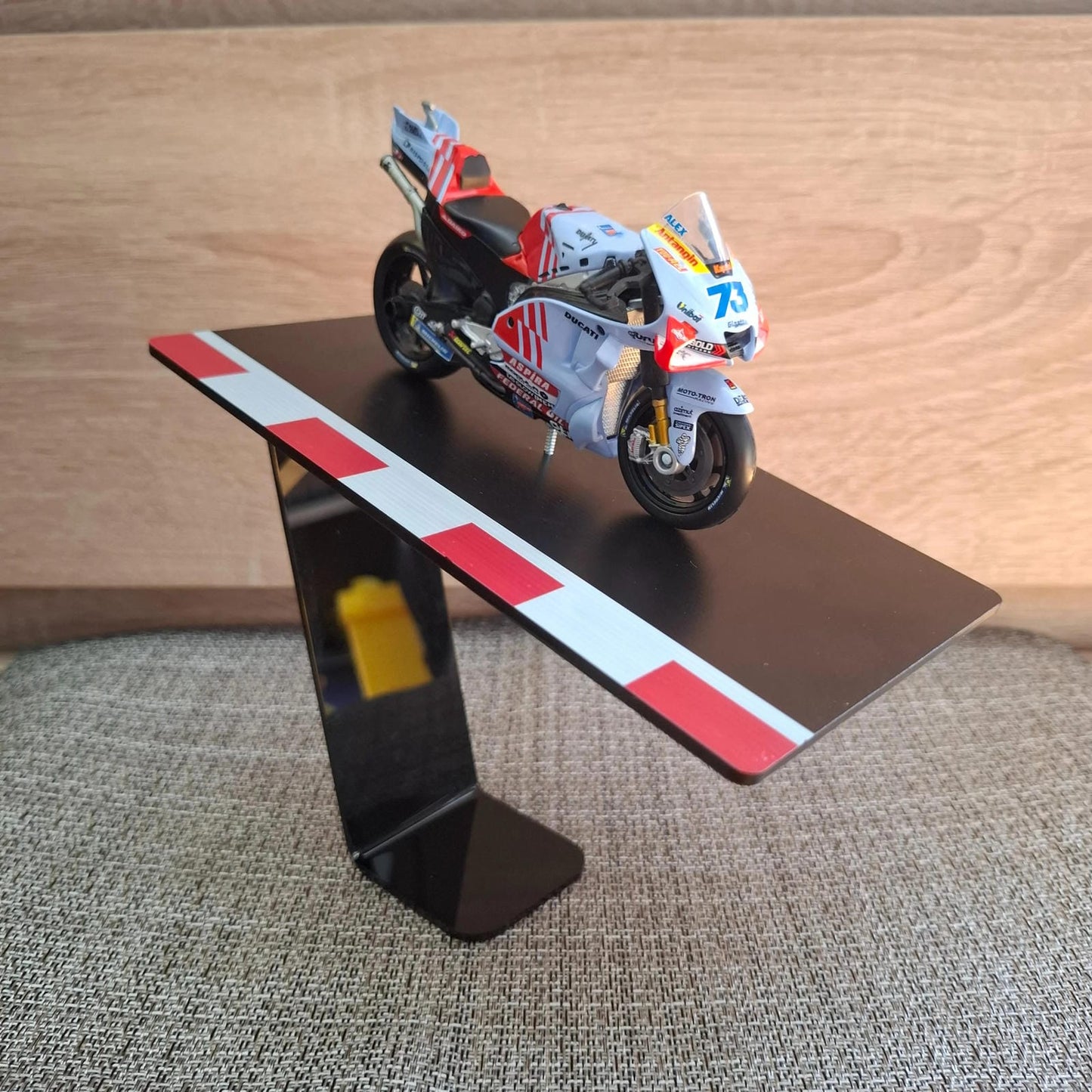 Moto GP model na stalku (1:43) - Alex Marquez #73