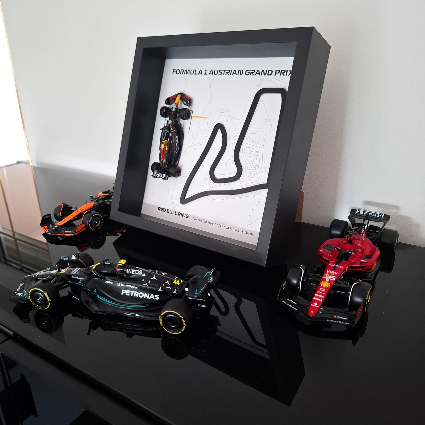 F1 Red Bull Ring okvir: pleksiglas 3D staza s Formula 1 modelom