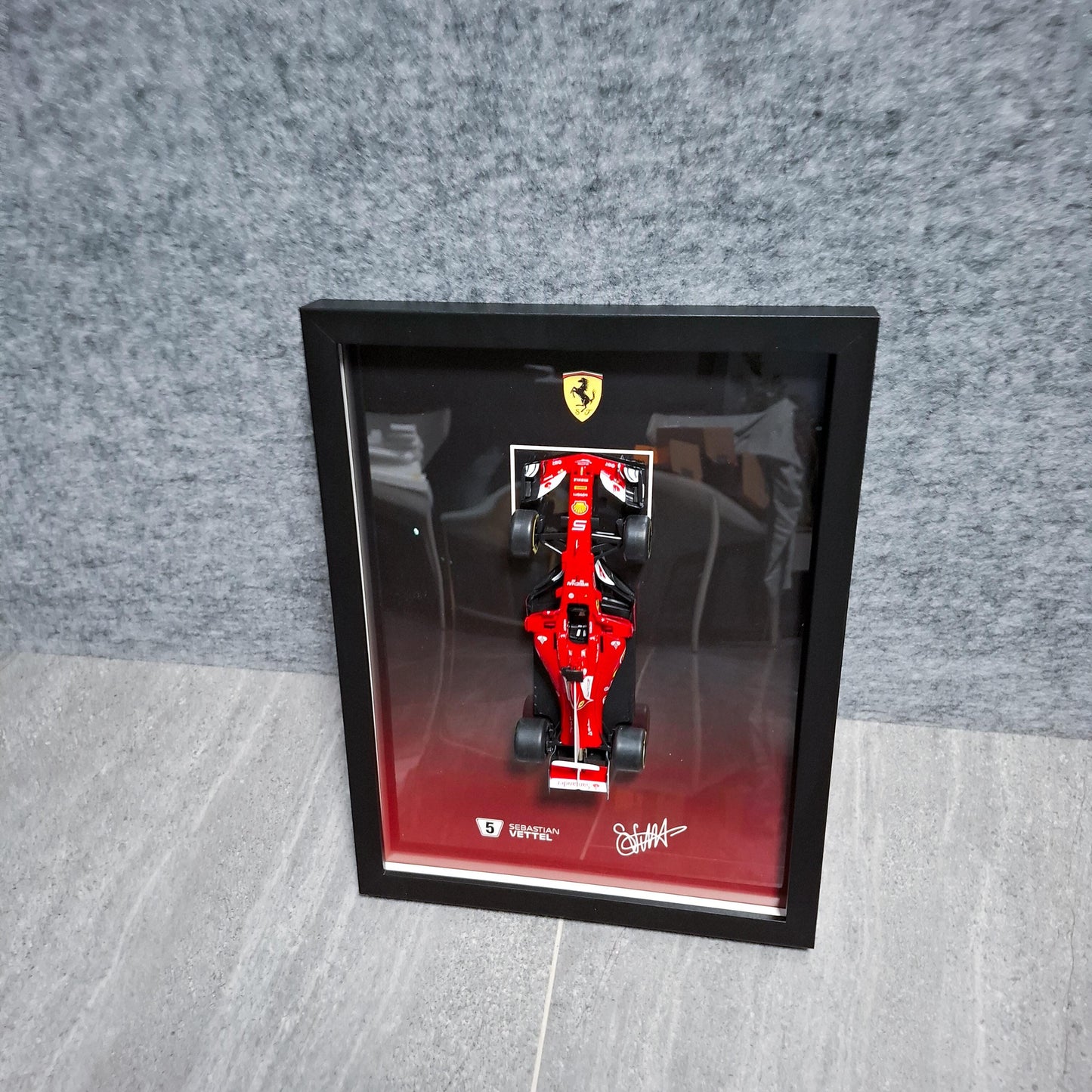Sebastian Vettel F1 Frame with Ferrari 1:24 Scale Car - Background with Name and Signature - 30x40cm Display - Formula 1 Gift