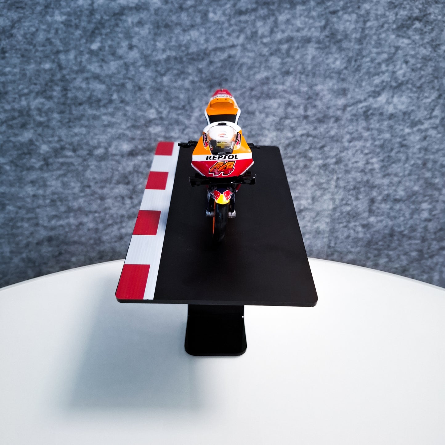 Moto Model na stalku (1:43) - Pol Espargaro #44