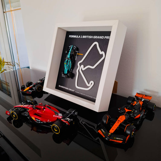 F1 Silverstone - British okvir: pleksiglas 3D staza s Formula 1 modelom