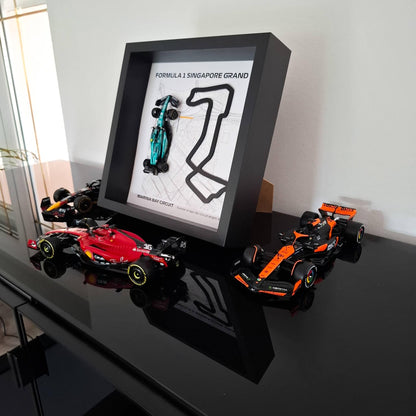 F1 Singapore okvir: Marina Bay staza, Pleksiglas 3D staza s Formula 1 modelom