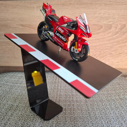 Moto GP model na stalku (1:43) - Francesco Bagnaia #1