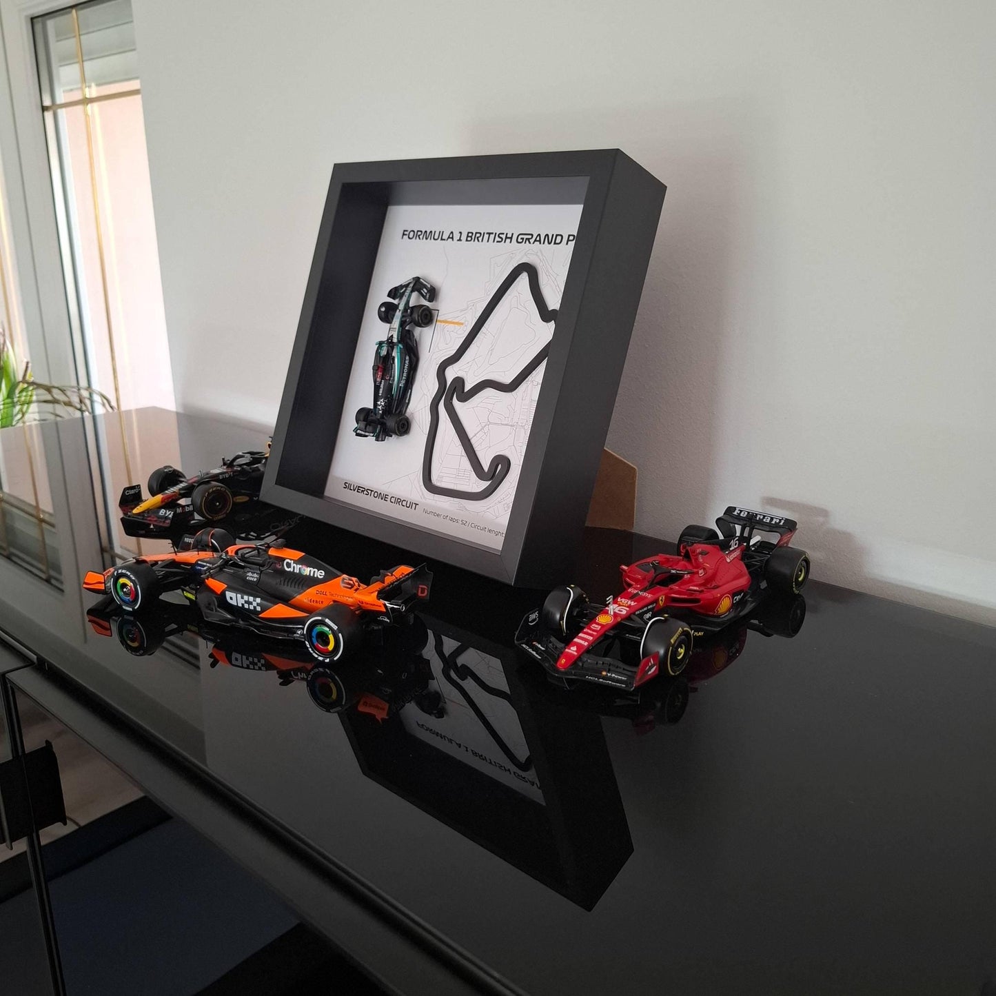 F1 Silverstone British okvir: pleksiglas 3D staza s Formula 1 modelom
