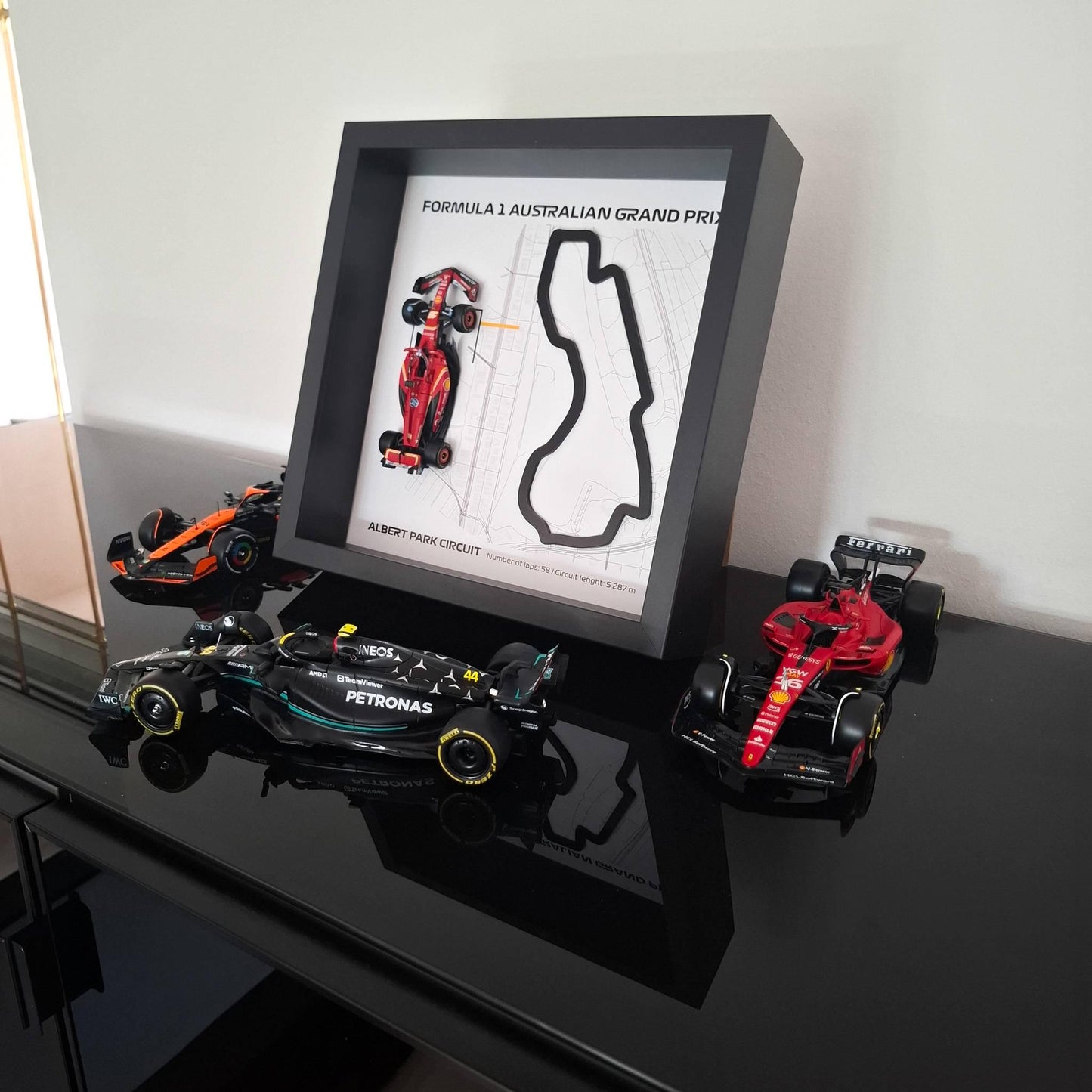F1 Australian okvir: Albert Park staza, pleksiglas 3D staza s Formula 1 modelom