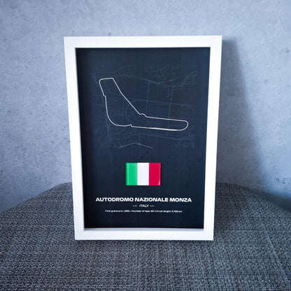 Uokvireni poster Monza Italija s 3D zastavom - Visokokvalitetna tiskana pozadina - 31,5 x 22,5 cm - Formula 1 poklon
