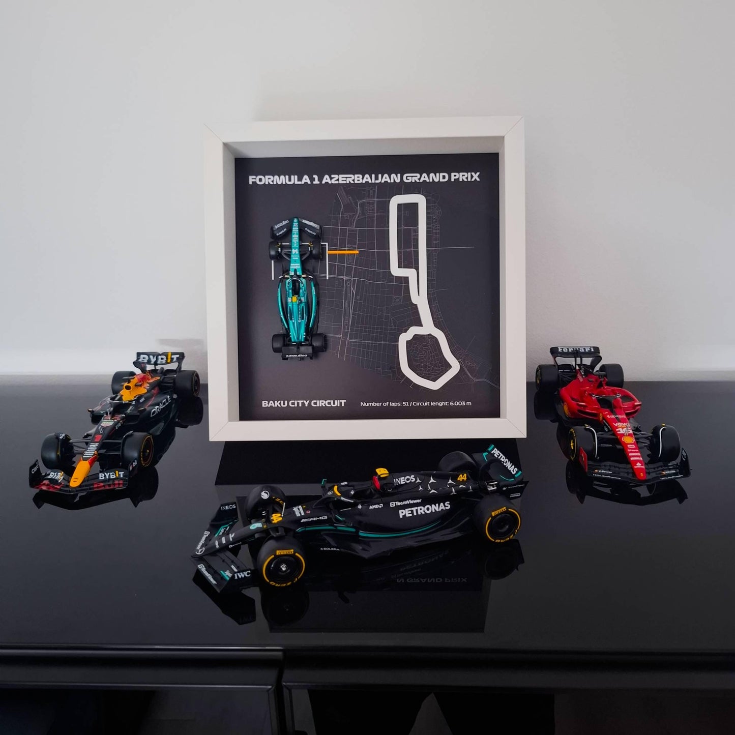 F1 Azerbaijan - Baku City okvir: pleksiglas 3D staza s Formula 1 modelom