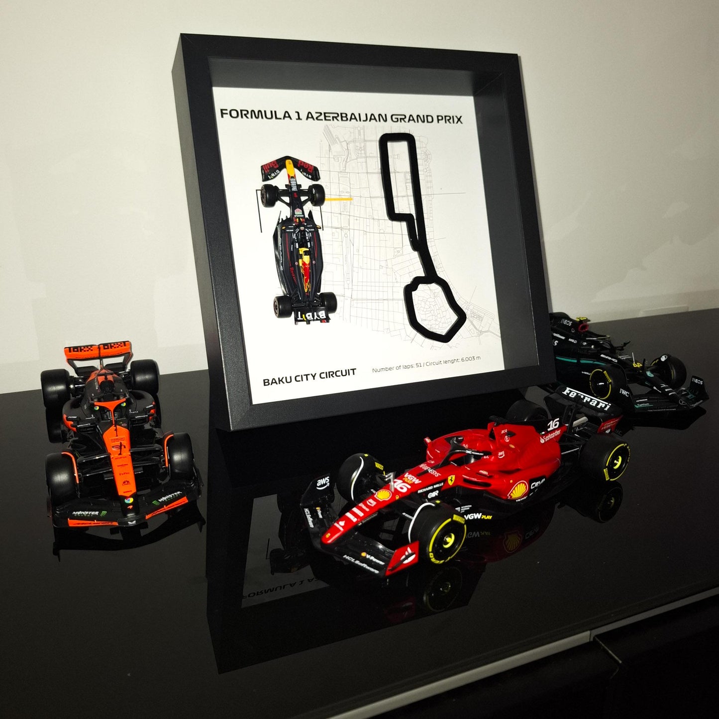 F1 Azerbaijan - Baku okvir: pleksiglas 3D staza s Formula 1 modelom