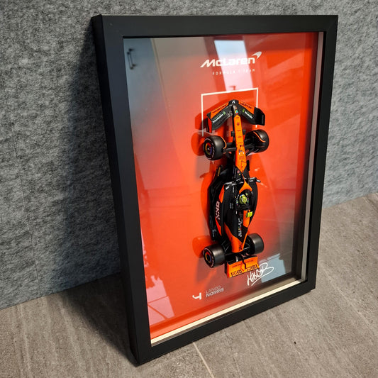 Lando Norris F1 okvir s McLaren (1:24) modelom (30x40cm)