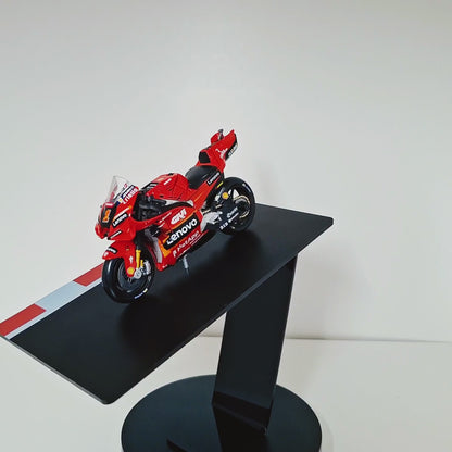 Moto GP model na stalku (1:43) - Francesco Bagnaia #1